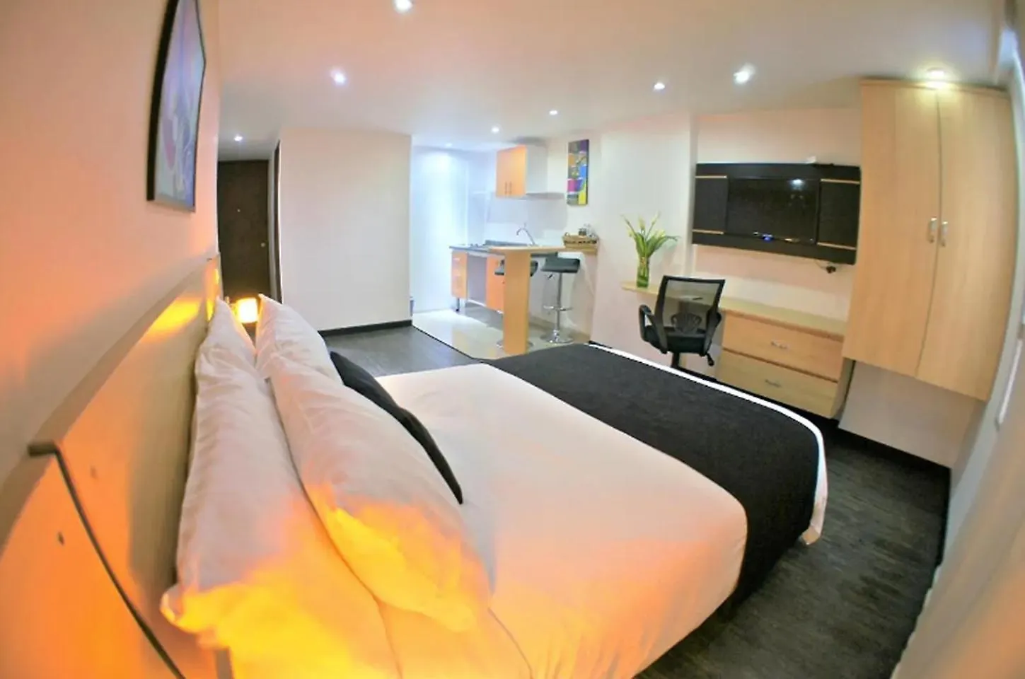 Emporium Aparta Suites 26 Bogota location
